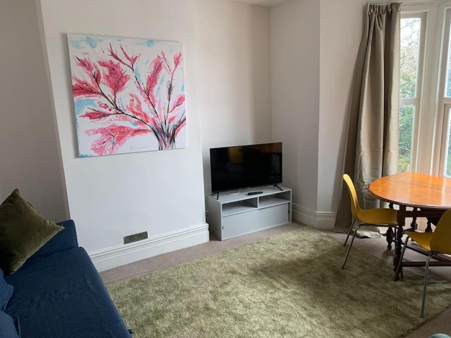 Central 2 Bed Flat. Free Parking Bristol Bagian luar foto